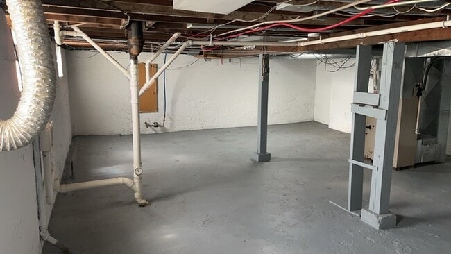 Building Photo - 1561 Sacramento Ave