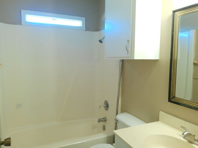 Building Photo - 421 Antares Dr