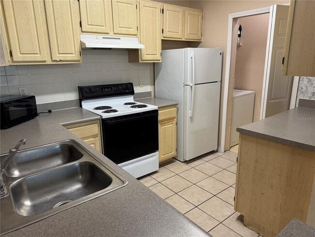 Building Photo - 8908 Legacy Ct