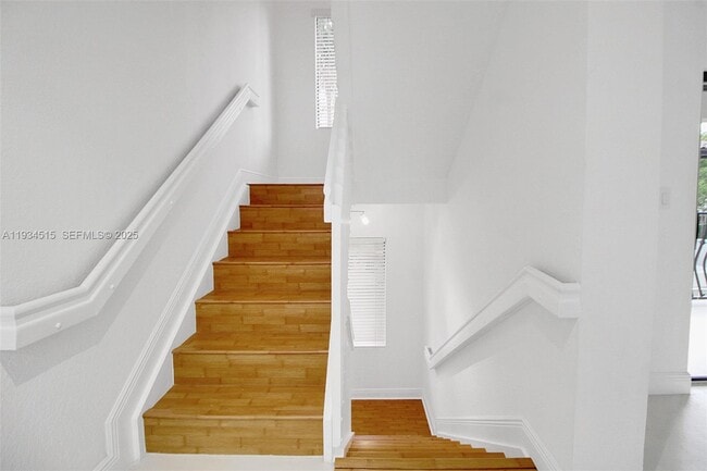 Building Photo - 3204 Bird Ave