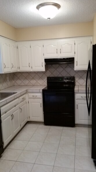 Building Photo - 505 S Cleveland Ave