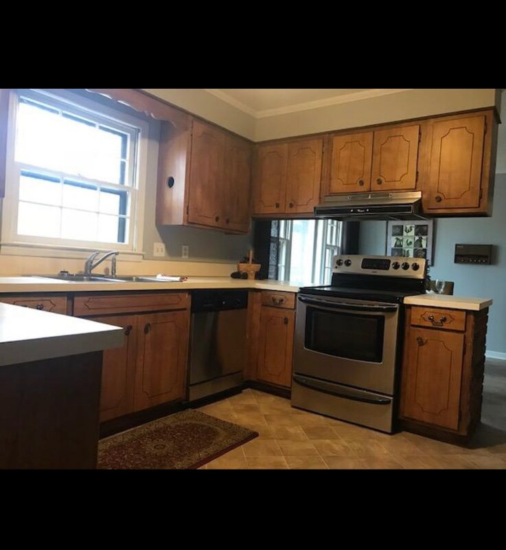 Building Photo - 420 Deerwood Dr