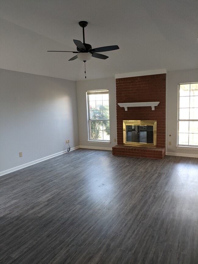 Building Photo - 3888 Oak Branch Cir W