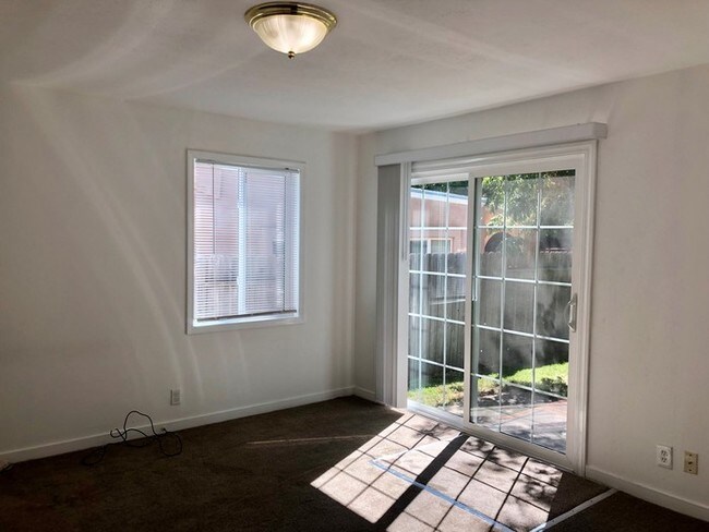 Building Photo - Adorable Home For Rent In Tahoe Park South