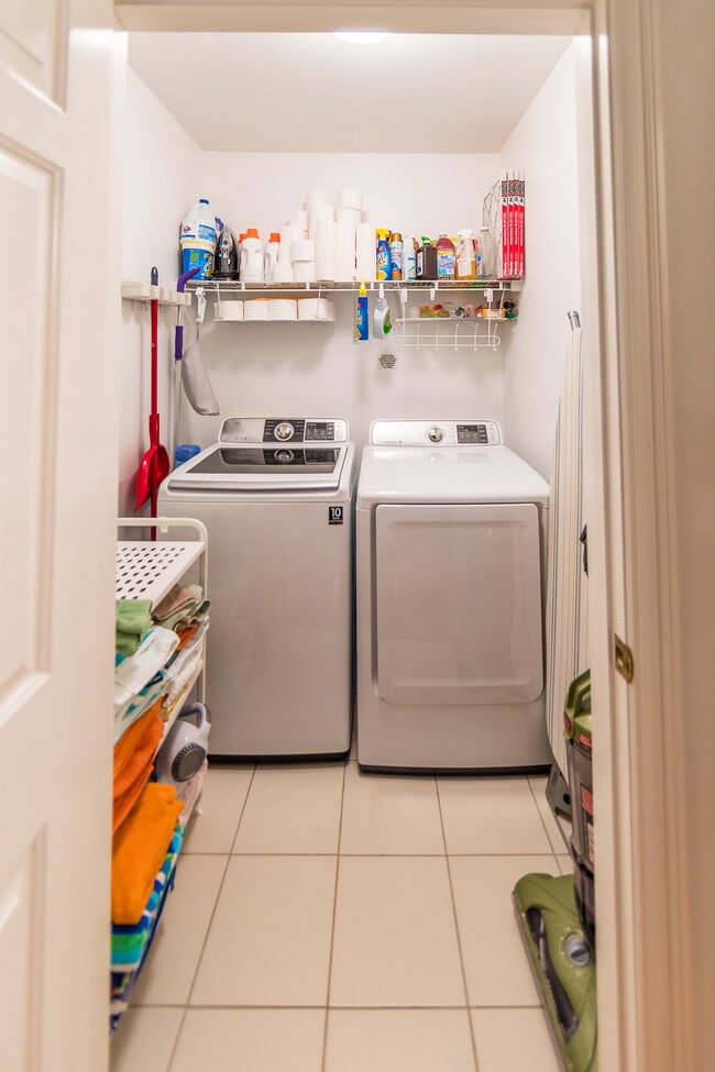 Laundry - 1735 Peachtree St NE