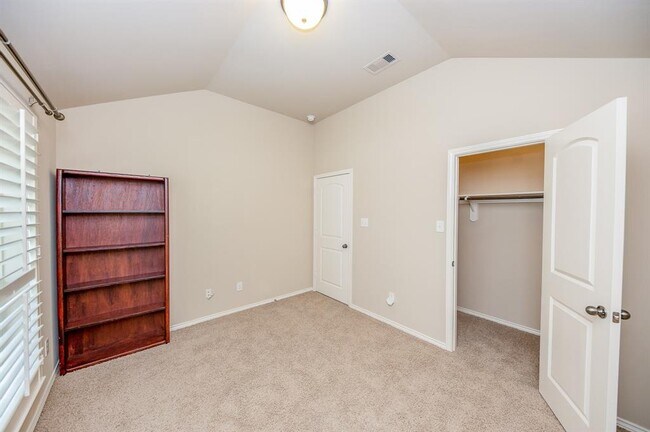 Building Photo - 29011 Davenport Dr