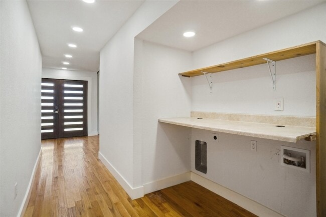 Building Photo - 7216 Langley Ct