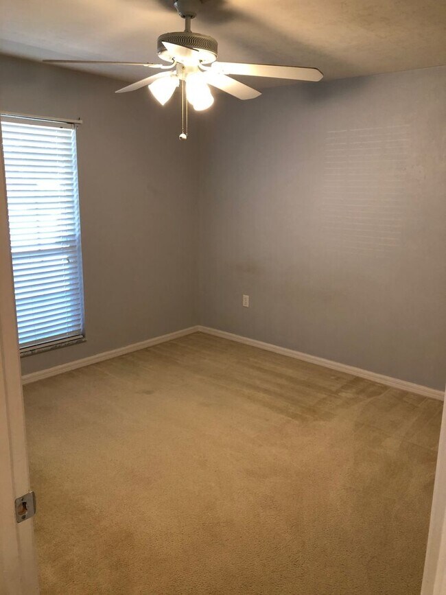 Building Photo - Sub-Lease - Great Home in New Town 1894 lo...