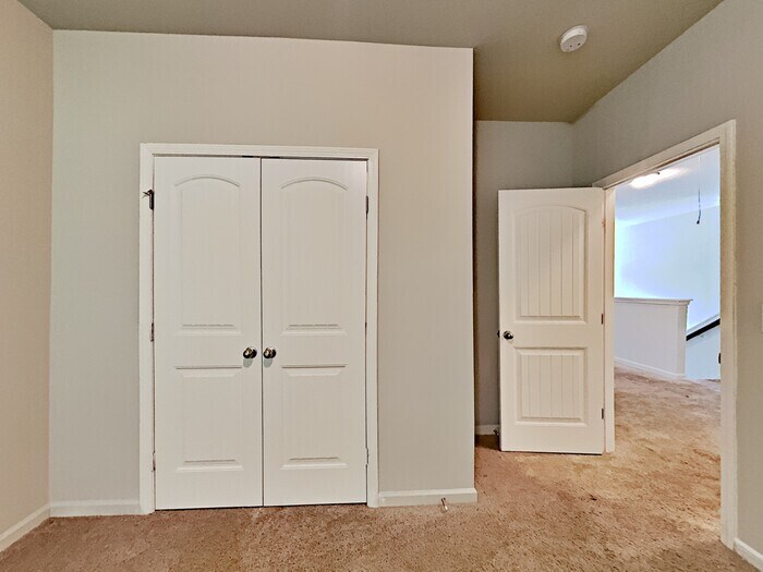 Building Photo - 385 Yasmine Cove