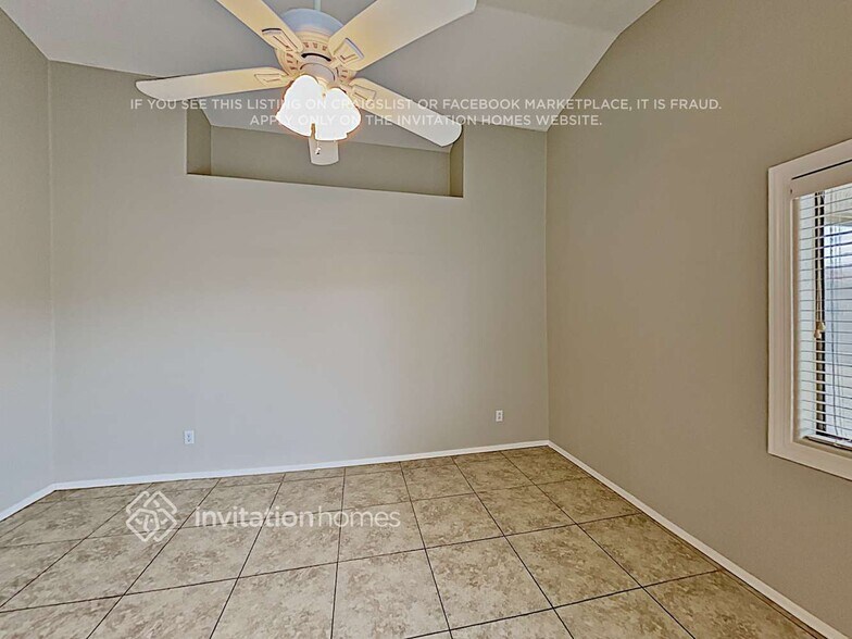 Building Photo - 12747 W Sharon Dr