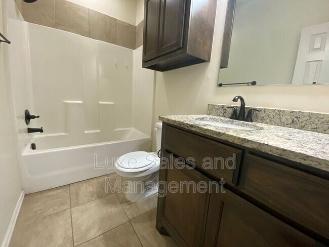 Building Photo - 1317 Garden Gate Dr