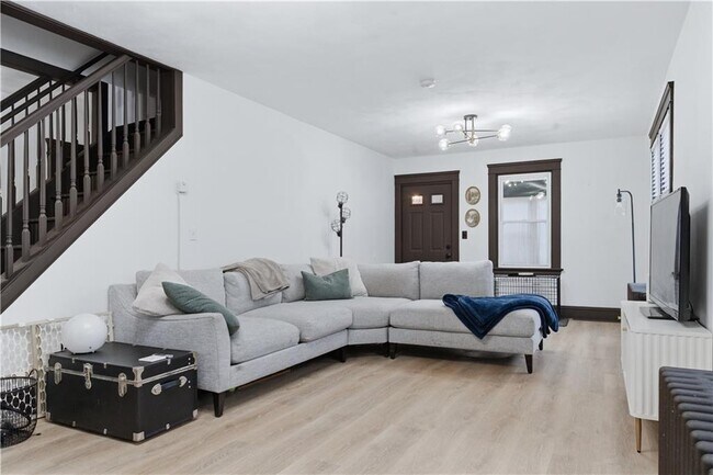 Building Photo - 44 Holburn Ave