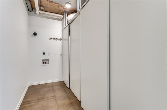 Building Photo - 4330 N Central Expy