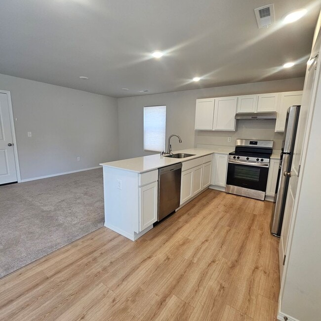Building Photo - Move-In Ready 3 Bed, 2.5 Bath Home in Desirable Port Orchard Neighborhood
