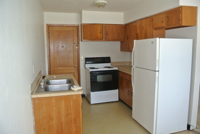 Building Photo - 716 4th St SW