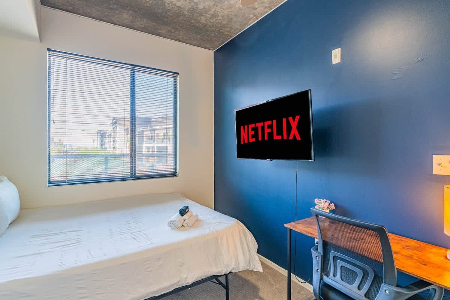 Building Photo - 333 E Roosevelt St