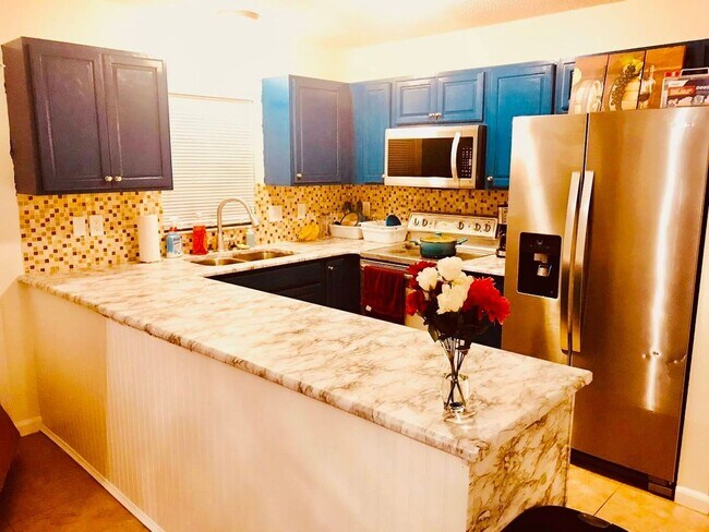 Building Photo - Cozy Smart 3BR 2 Bath House in Sarasota