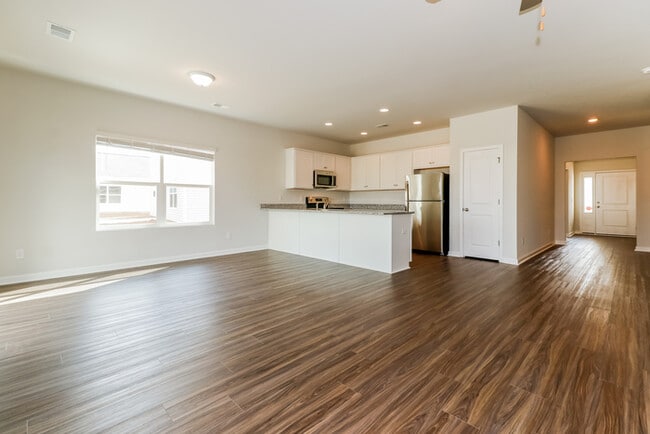 Building Photo - 245 Clydesdale Cir