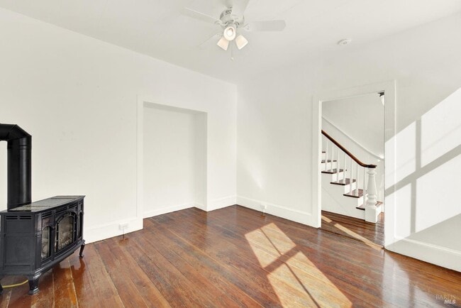 Building Photo - 520 Indian Aly