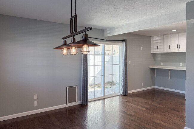 Building Photo - 4950 Nautilus St