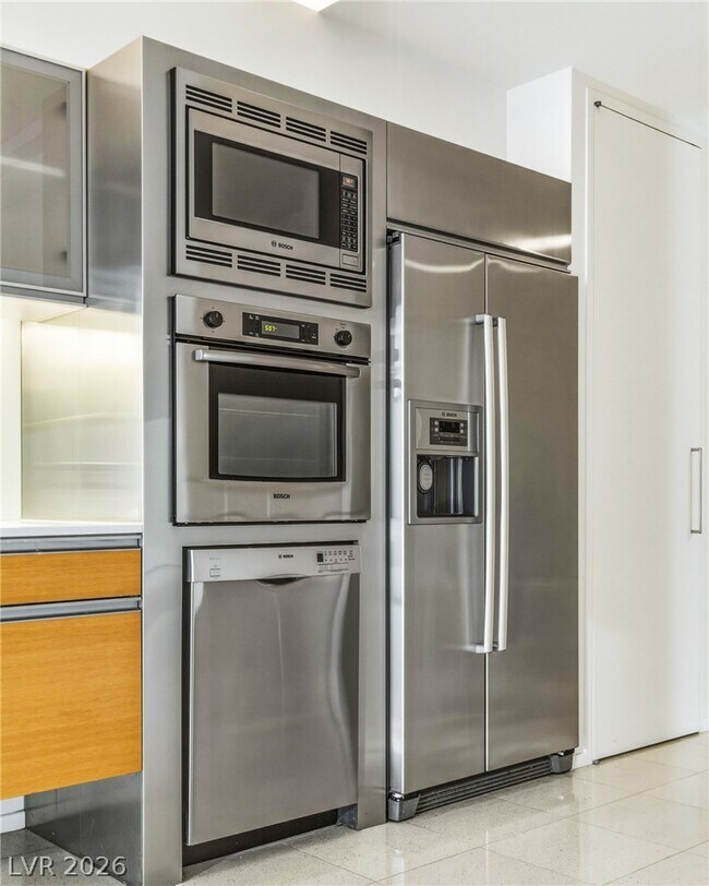 Building Photo - 3726 S Las Vegas Blvd