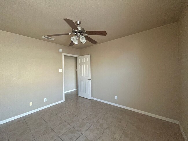 Building Photo - 1310 Powder River Dr