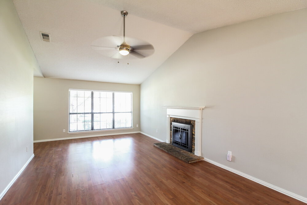 Building Photo - 2534 Bentley Dr