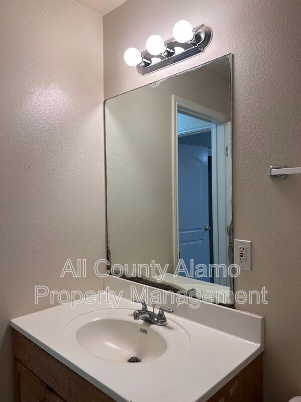 Building Photo - 8133 Morning Grove