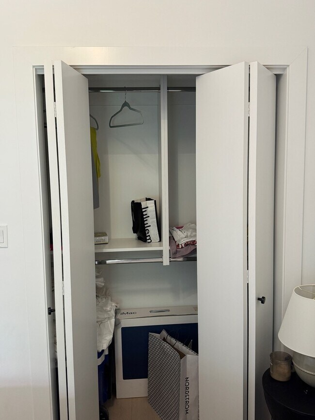 Building Photo - 77 W Chestnut St