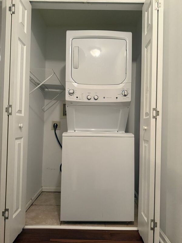 Building Photo - 955 Auburnview Dr