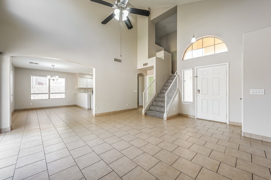 Building Photo - 14720 W Lamoille Dr