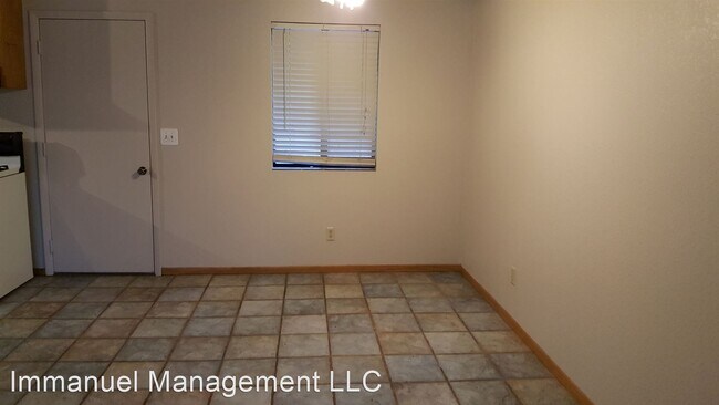 Building Photo - 3 br, 2 bath House - 6050 N Dodge Avenue