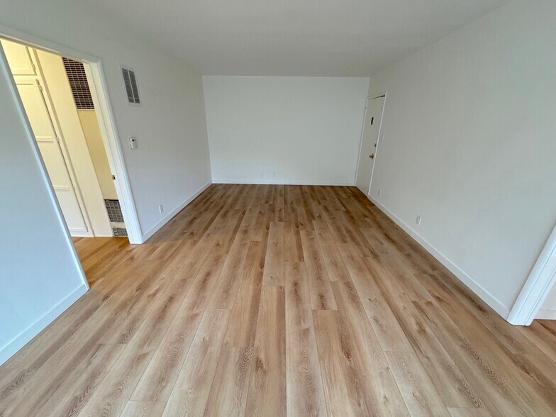 Building Photo - 11662 Sunset Blvd