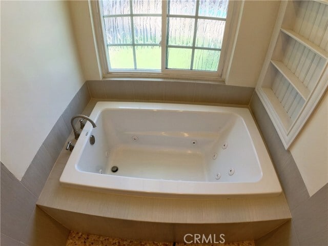 Building Photo - 1228 E Greenview Dr