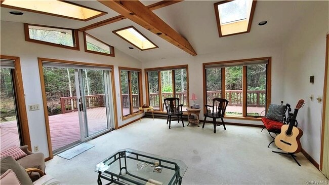 Building Photo - 52 Medallion Rd