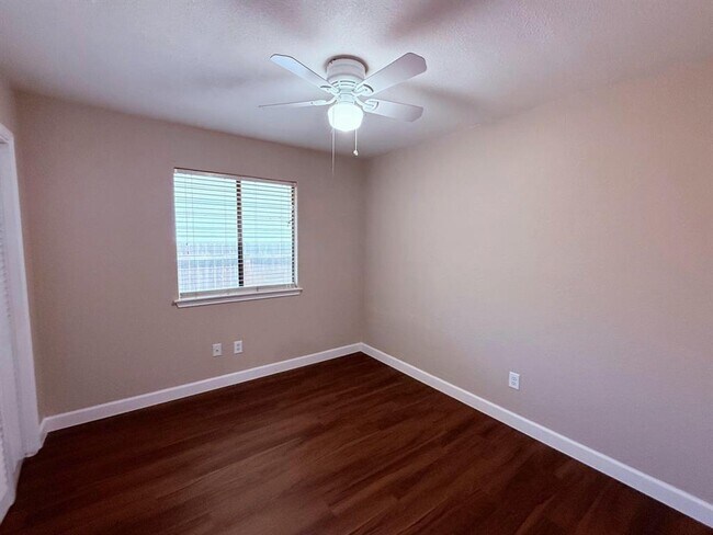 Building Photo - 12314 Thompkins Dr