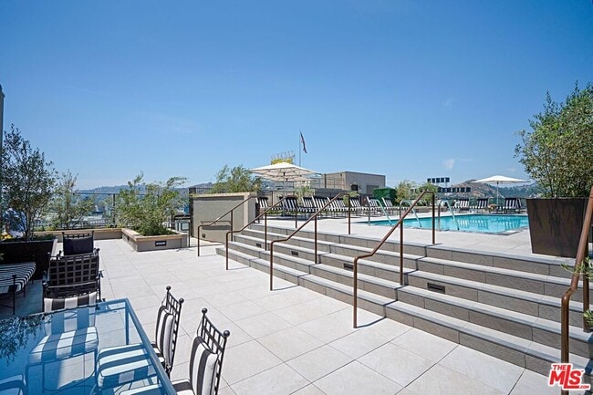 Building Photo - 1645 Vine St