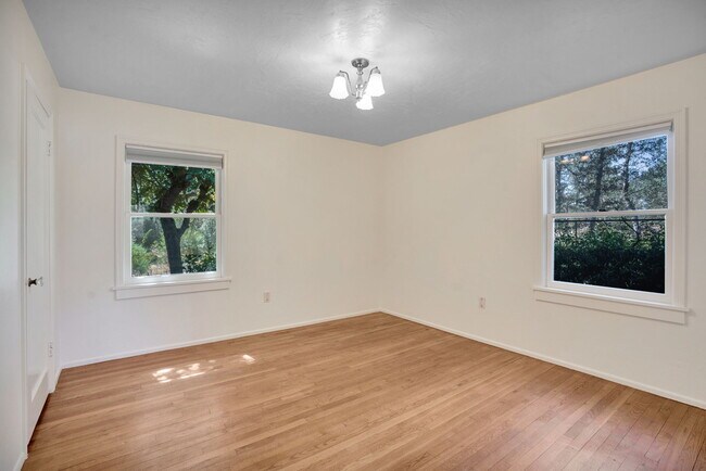 Building Photo - 31638 Lodge Rd