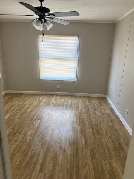 Building Photo - 6201 W Bert Kouns Industrial Loop