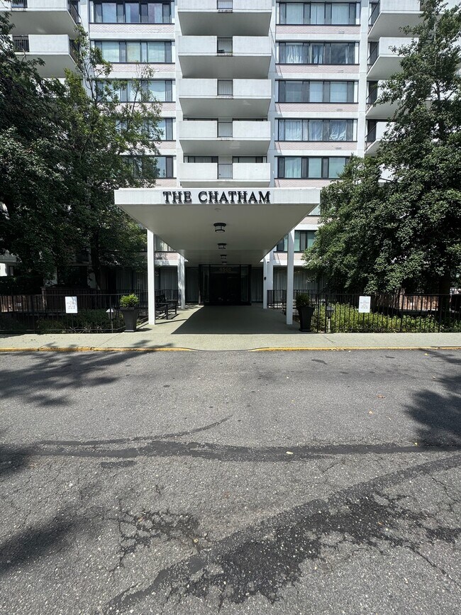 Building Photo - 4501 Arlington Blvd