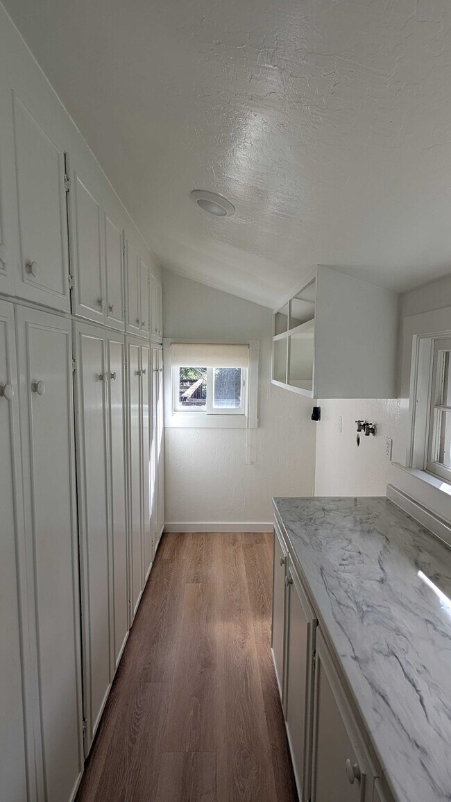 Building Photo - 541 Mason St