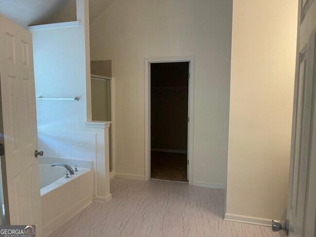 Building Photo - 11053 Aliyah Dr
