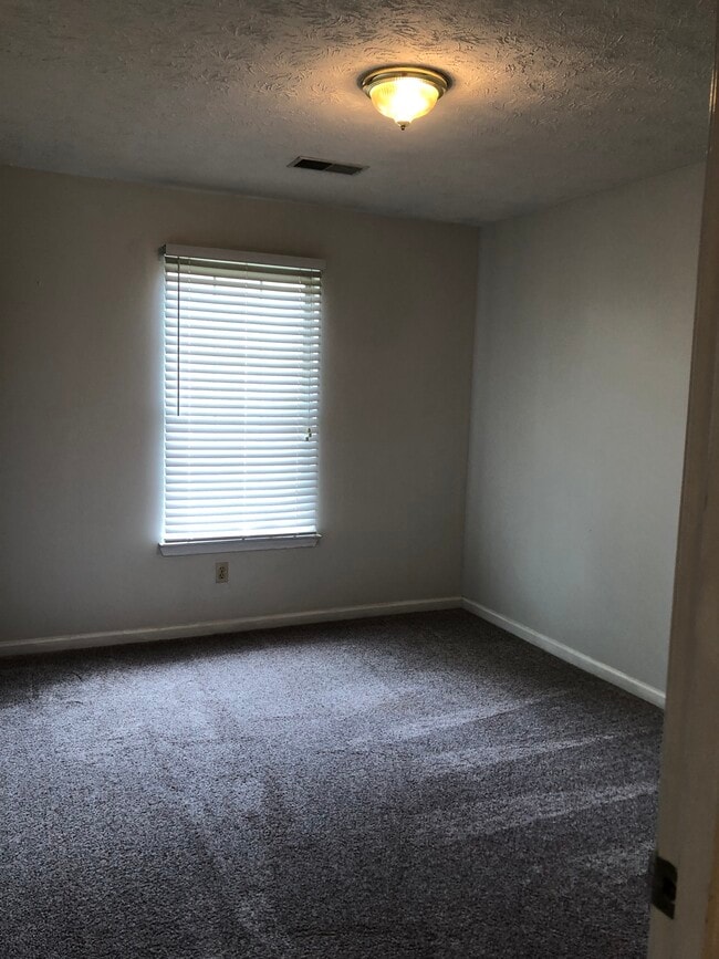 Building Photo - 665 Sherard Cir