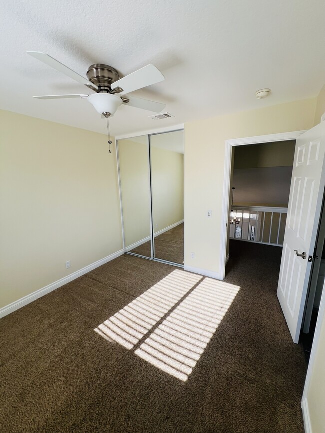 Building Photo - 25183 Parkcrest Dr