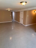 Building Photo - 2132 S Harding Ave