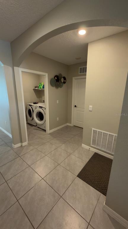 Building Photo - 1583 Barberry Dr