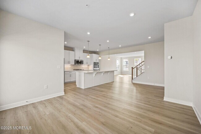 Building Photo - 20 Gramercy Dr