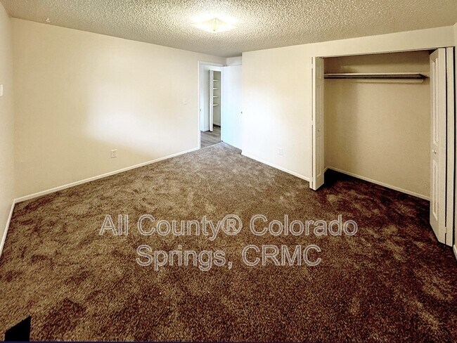 Building Photo - 1389 Commanchero Ct