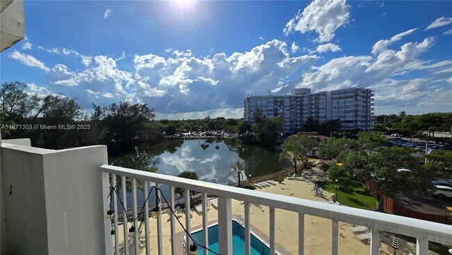 Building Photo - 1300 NE Miami Gardens Dr