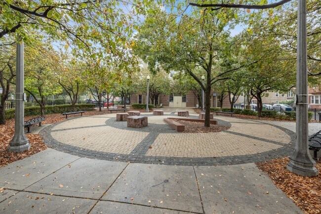 Building Photo - 3213 S Lituanica Ave